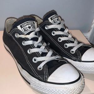 Black Converse All star size 6